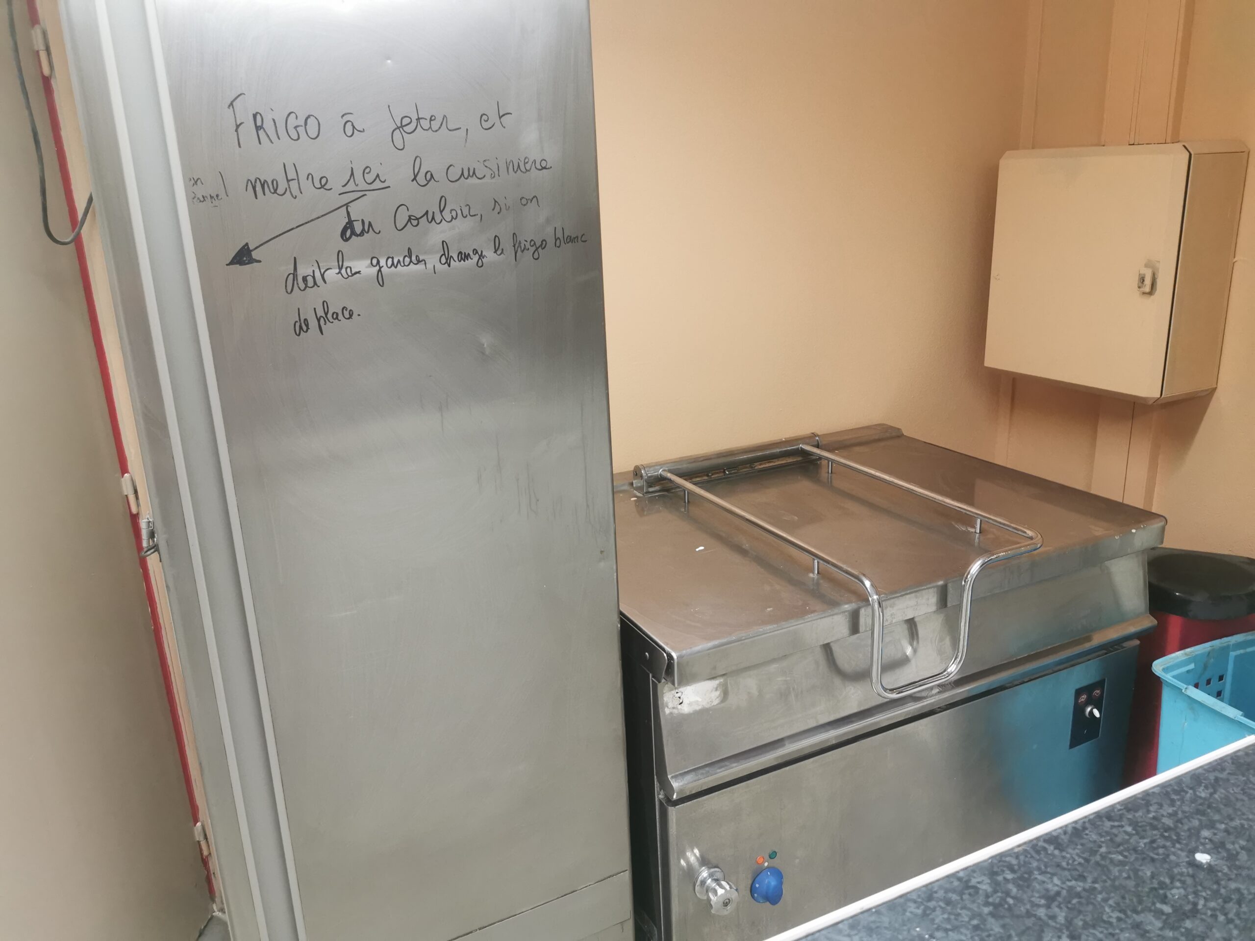 Travail bénévole dans les locaux